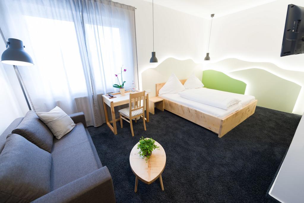 Hotel Rhoenhof Hünfeld Esterno foto