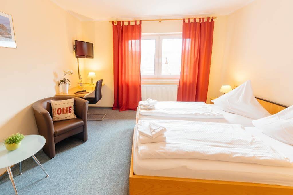 Hotel Rhoenhof Hünfeld Esterno foto